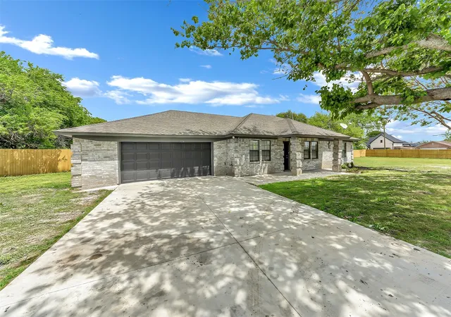 4th image of 5924 Angus Dr, Fort Worth, TX 76179 | MLS# 21240810