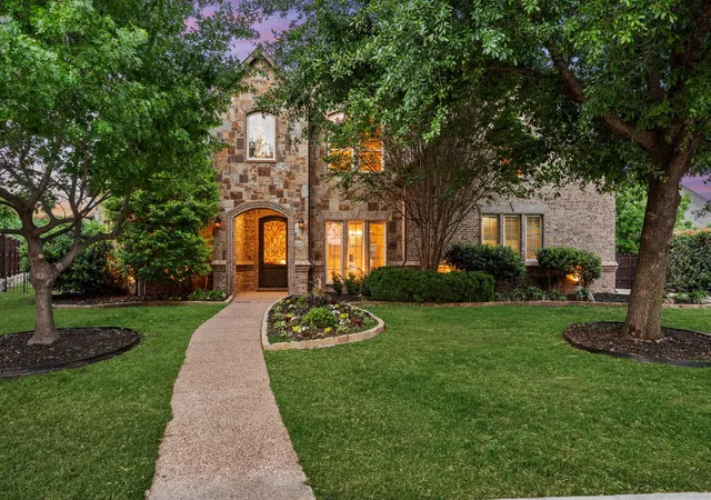2nd image of 501 Clear Vista Dr, Roanoke, TX 76262 | MLS# 21240642