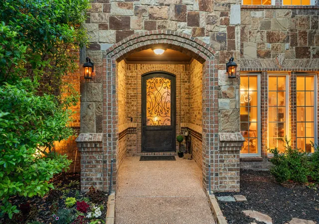 Photo 3 of Sale Pending at 501 Clear Vista Dr, Roanoke, TX 76262 | MLS# 21240642 | Listing updated on 2026-07-07