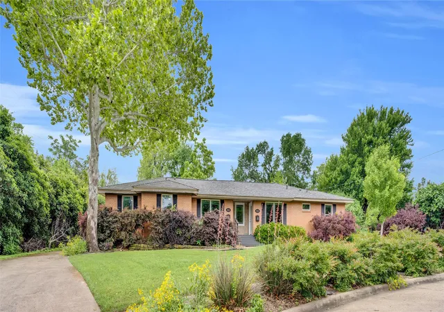 Photo 2 of Single family home for sale at 9528 Ash Creek Dr, Dallas, TX 75228 | MLS# 21229227 | Listing updated on 2026-09-25