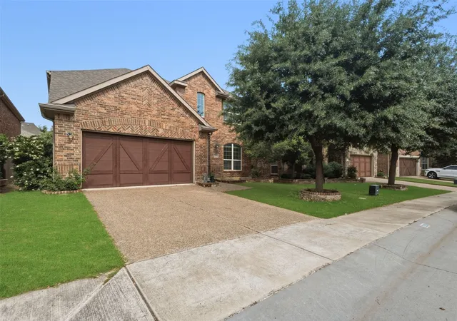 Photo 3 of Single family home for sale at 2529 Louis Ln, Lewisville, TX 75056 | MLS# 21236326 | Listing updated on 2026-08-26