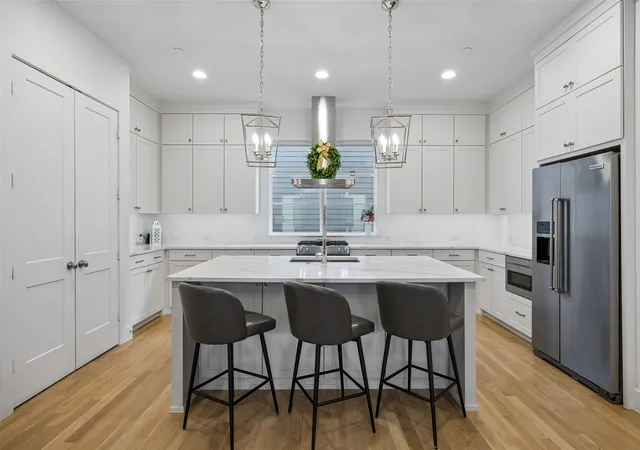 1st image of 2715 Kimsey Dr #102, Dallas, TX 75235 | MLS# 21236977