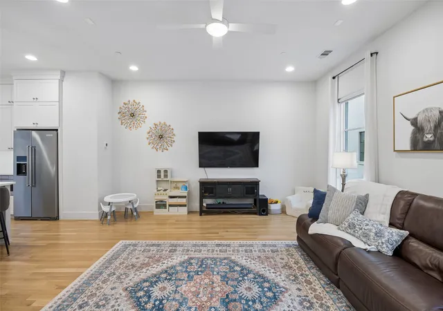 31st image of 2715 Kimsey Dr #102, Dallas, TX 75235 | MLS# 21236977