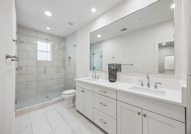 3rd image of 2715 Kimsey Dr, Dallas, TX 75235