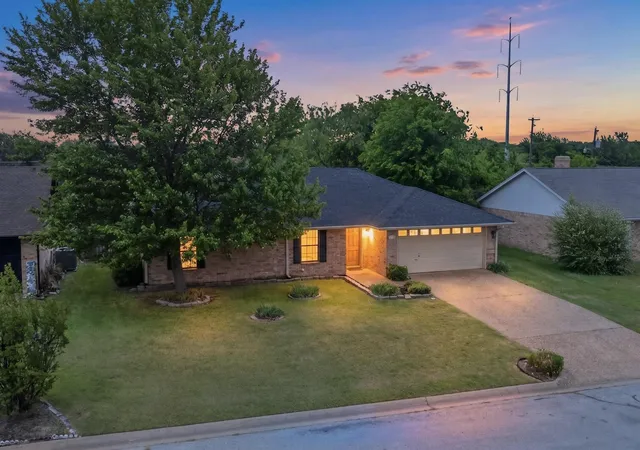 Homes for sale in Corsicana, TX | 1718 Northwood Blvd, Corsicana, TX 75110 | MLS# 21221805