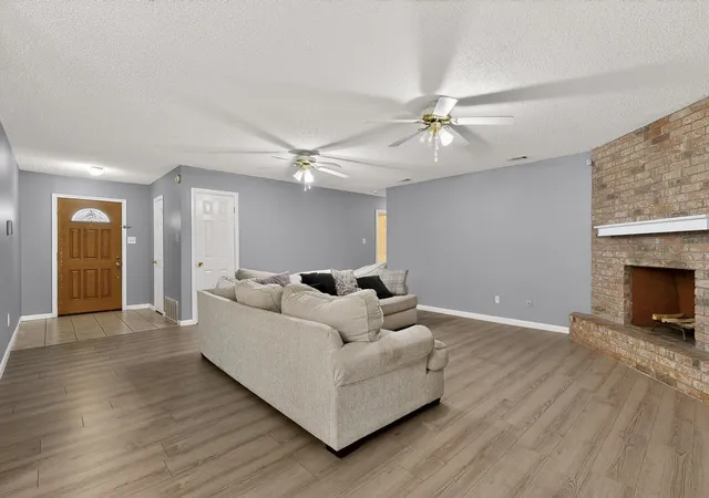 Photo 4 of Single family home for sale at 1718 Northwood Blvd, Corsicana, TX 75110 | MLS# 21221805 | Listing updated on 2026-09-05