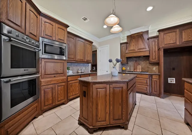 Photo 2 of Sale Pending at 3410 Lake Creek Trl, Mansfield, TX 76063 | MLS# 21236544 | Listing updated on 2026-07-22
