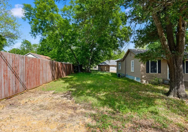 Photo 27 of Single family home for sale at 834 Brinker St, Sulphur Springs, TX 75482 | MLS# 21231363 | Listing updated on 2026-10-06