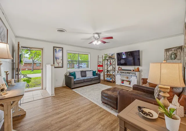 Homes for sale in De Leon, TX | 200 E Plum Ave, De Leon, TX 76444 | MLS# 21241197