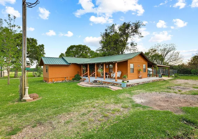 Homes for sale in Sadler, TX | 642 Earl Rd, Sadler, TX 76264 | MLS# 21235913