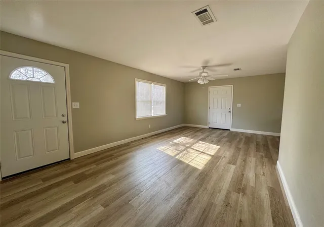 Photo 4 of Single family home for sale at 301 Fairview, Pittsburg, TX 75686 | MLS# 21241264 | Listing updated on 2026-08-31