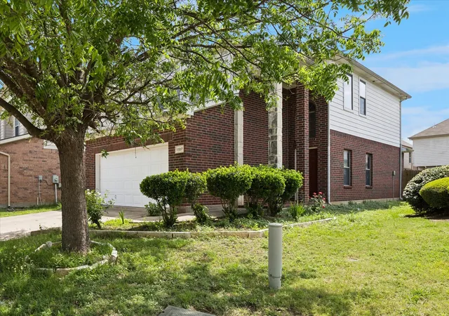 Photo 2 of Single family home for sale at 1107 Kielder Ct, Fort Worth, TX 76134 | MLS# 21236886 | Listing updated on 2026-07-11