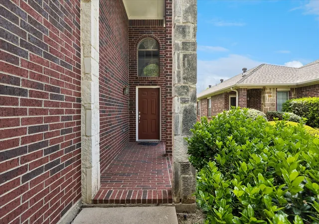 Photo 3 of Single family home for sale at 1107 Kielder Ct, Fort Worth, TX 76134 | MLS# 21236886 | Listing updated on 2026-07-11