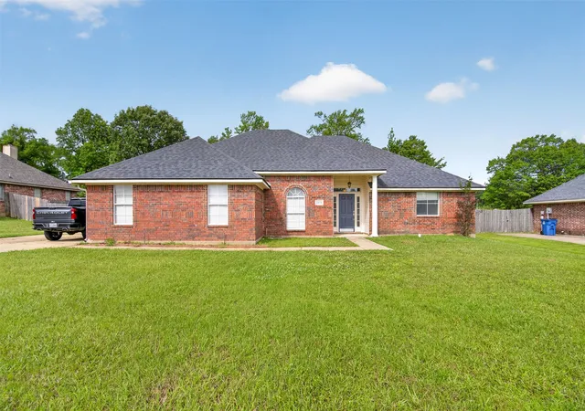 Photo 1 of Single family home for sale at 4836 Putters Ln, Shreveport, LA 71107 | MLS# 21241270 | Listing updated on 2026-07-07
