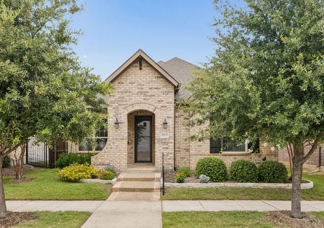 1st image of 4717 Beaver Creek Dr, Arlington, TX 76005 | MLS# 21239939