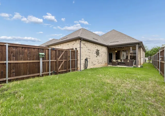 2nd image of 4717 Beaver Creek Dr, Arlington, TX 76005 | MLS# 21239939