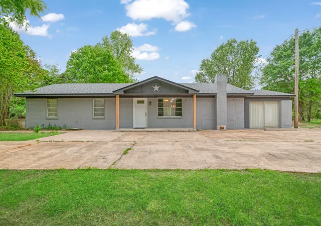 Single family home for sale at 3546 E 2000 Rd, Fort Towson, OK 74735 | MLS# 21241404