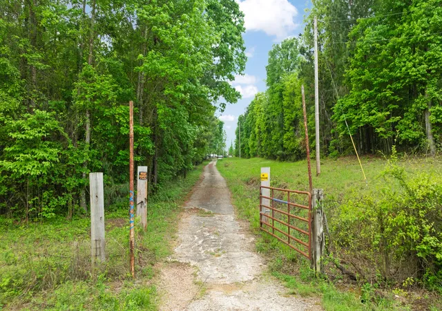 Photo 2 of Single family home for sale at 3546 E 2000 Rd, Fort Towson, OK 74735 | MLS# 21241404 | Listing updated on 2026-08-27