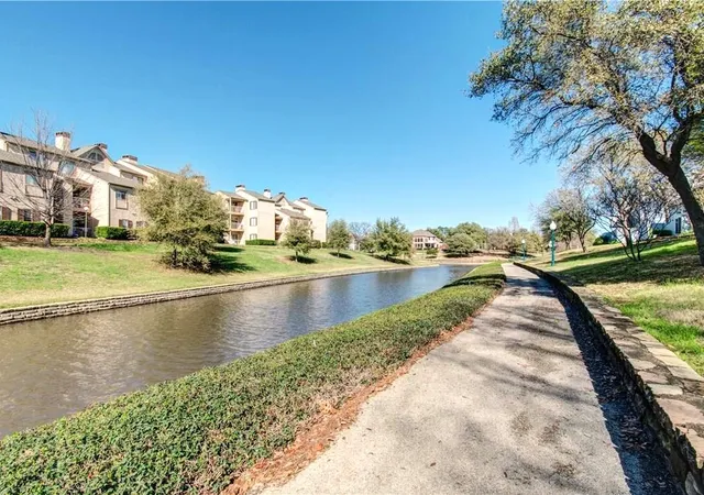 Homes for sale in Irving, TX | 647 Cimarron Trl #647, Irving, TX 75063 | MLS# 21233928