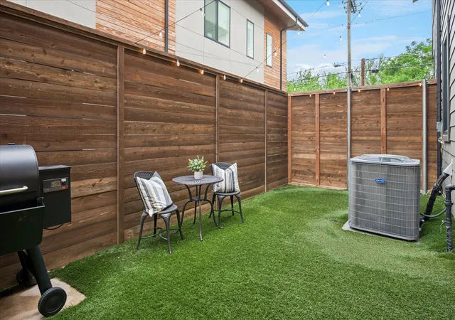 2nd image of 2130 Lovedale Ave, Dallas, TX 75235