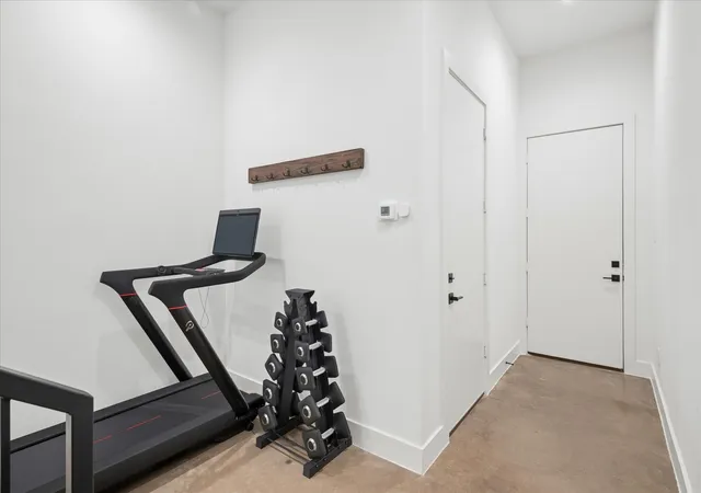 3rd image of 2130 Lovedale Ave, Dallas, TX 75235