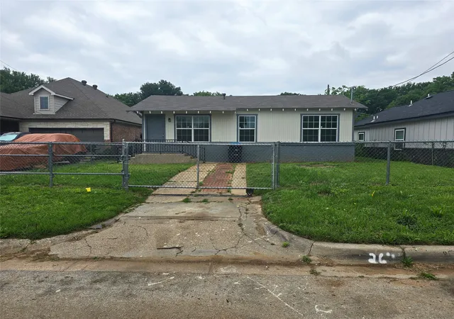 Photo 2 of Single family home for sale at 5010 Sunshine Dr, Fort Worth, TX 76105 | MLS# 21240174 | Listing updated on 2026-08-18