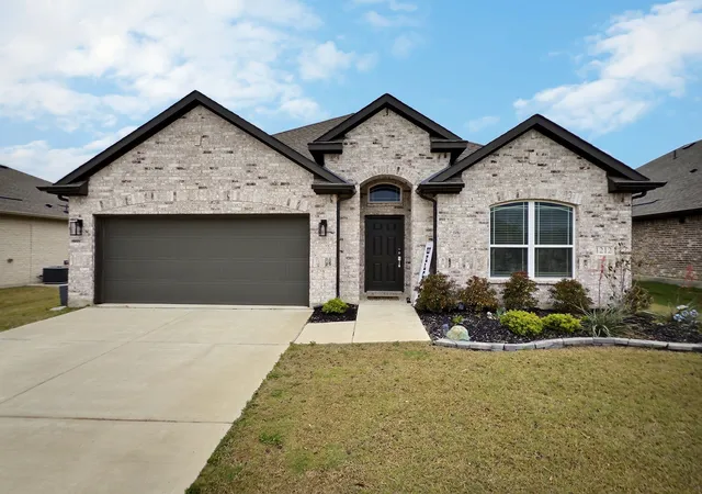 Photo 1 of Single family home for sale at 1212 Anderson Dr, Trenton, TX 75490 | MLS# 21237711 | Listing updated on 2026-08-26