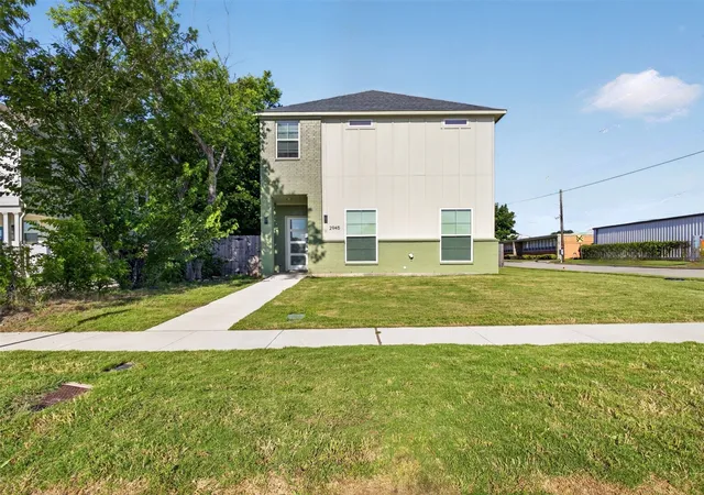 1st image of 2945 Gordon Ave, Fort Worth, TX 76110 | MLS# 21241609