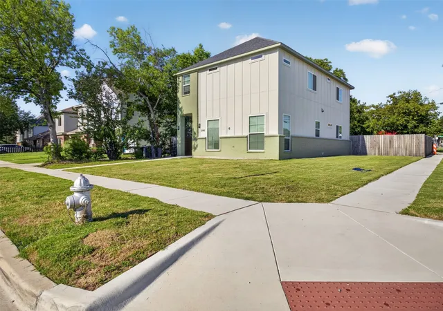 2nd image of 2945 Gordon Ave, Fort Worth, TX 76110 | MLS# 21241609