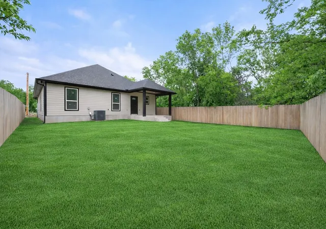 Homes for sale in Corsicana, TX | 313 E 13Th E 13Th, Corsicana, TX 75110 | MLS# 21241580