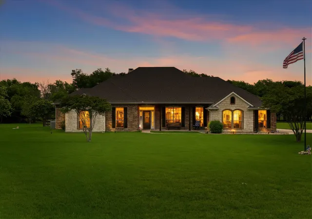 Photo 2 of Single family home for sale at 281 High Plains Trl, Royse City, TX 75189 | MLS# 21217579 | Listing updated on 2026-08-20