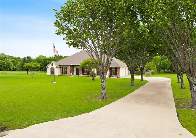 Photo 3 of Single family home for sale at 281 High Plains Trl, Royse City, TX 75189 | MLS# 21217579 | Listing updated on 2026-08-20