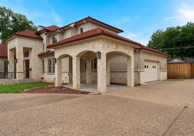 Photo 3 of Single family home for sale at 1513 Canyon Oaks Dr, Irving, TX 75061 | MLS# 21241697 | Listing updated on 2026-08-29