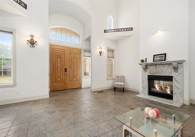 Photo 4 of Single family home for sale at 1513 Canyon Oaks Dr, Irving, TX 75061 | MLS# 21241697 | Listing updated on 2026-08-29