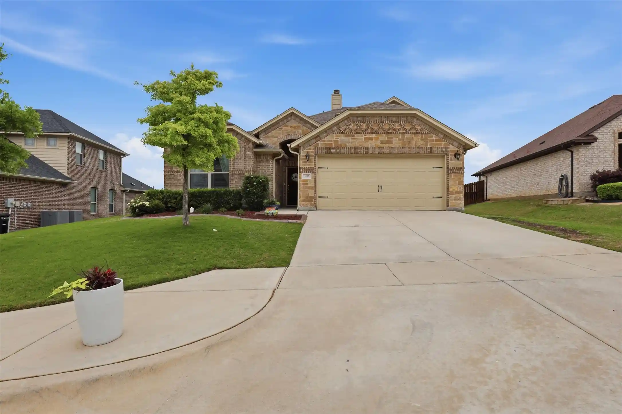 Single family home for sale at 3017 Ridgemont Ct, Weatherford, TX 76086 | MLS# 21241758