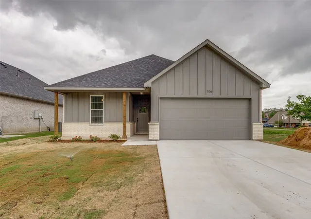 Photo 1 of Single family home for sale at 706 Turner St, Wolfe City, TX 75496 | MLS# 21241592 | Listing updated on 2026-07-23