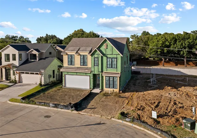 Photo 2 of Single family home for sale at 2934 Kosse Ct, Grapevine, TX 76051 | MLS# 21239034 | Listing updated on 2026-08-17