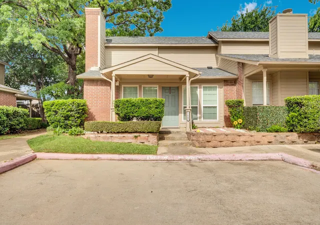 Homes for sale in Fort Worth, TX | 1440 Meadowood Village Dr, Fort Worth, TX 76120 | MLS# 21241861