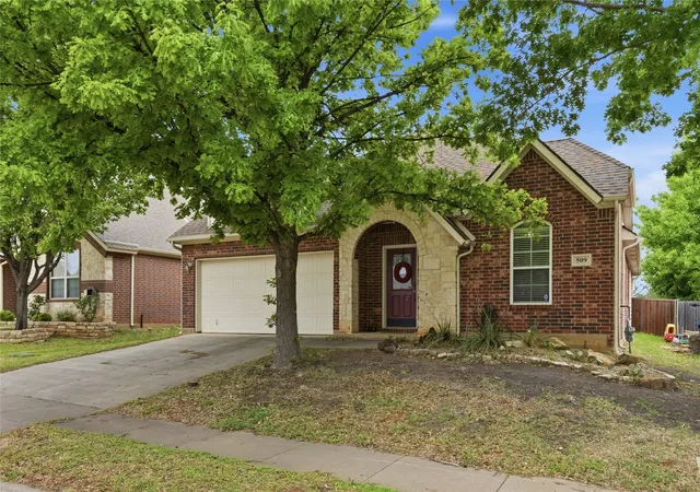 Homes for sale in Lake Dallas, TX | 509 Grayson Ln, Lake Dallas, TX 75065 | MLS# 21241869
