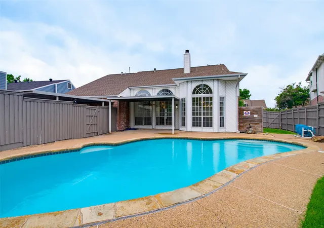 Homes for sale in Rowlett, TX | 5718 Willowbrook Dr, Rowlett, TX 75088 | MLS# 21241782