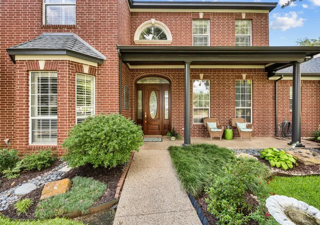Photo 2 of Single family home for sale at 3 Katie Ct, Mansfield, TX 76063 | MLS# 21239174 | Listing updated on 2026-10-03