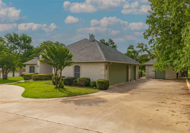 Photo 2 of Single family home for sale at 603 Runaway Bay Dr, Runaway Bay, TX 76426 | MLS# 21241732 | Listing updated on 2026-07-25