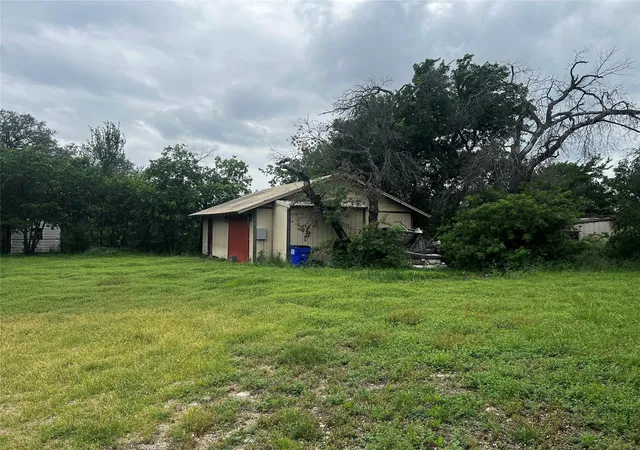 4th image of 319 Ridgecrest Ct, Azle, TX 76020 | MLS# 21241945