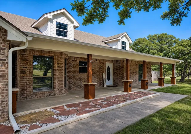 1st image of 115 Deerfield Rd, Paradise, TX 76073 | MLS# 21241960