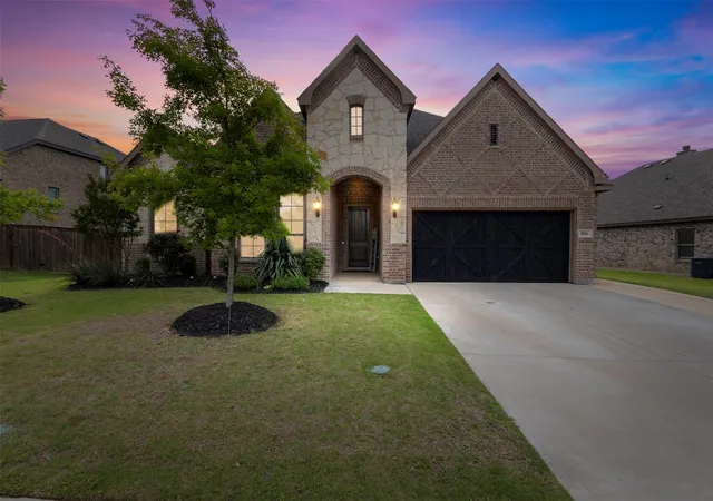 Homes for sale in Midlothian, TX | 806 Summer Grove Dr, Midlothian, TX 76065 | MLS# 21242004
