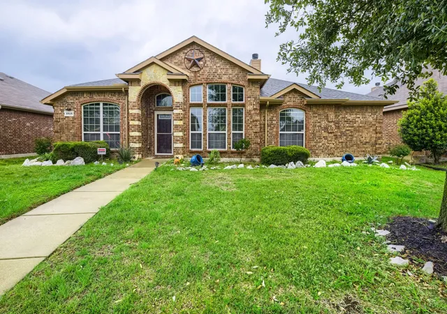 Single family home for sale at 1513 Vermont Ave, Lancaster, TX 75134 | MLS# 21241122