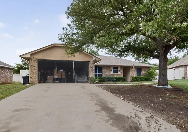 Homes for sale in Red Oak, TX | 412 Tara Ln, Red Oak, TX 75154 | MLS# 21239492