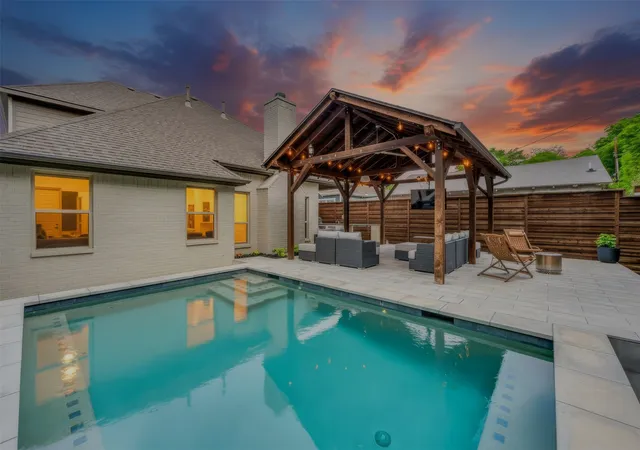 Photo 1 of Sale Pending at 1701 Belle Pl, Fort Worth, TX 76107 | MLS# 21240747 | Listing updated on 2026-07-19
