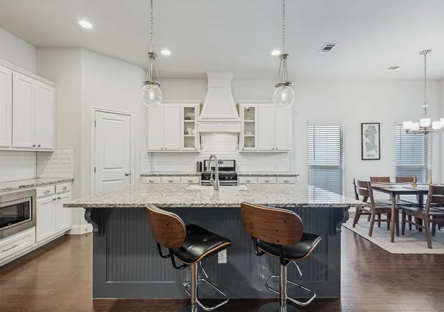 Photo 2 of Sale Pending at 1701 Belle Pl, Fort Worth, TX 76107 | MLS# 21240747 | Listing updated on 2026-07-19