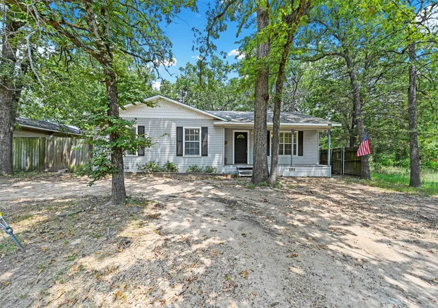 Photo 1 of Single family home for sale at 214 Wildflower Dr, Mabank, TX 75156 | MLS# 21242017 | Listing updated on 2026-09-17
